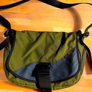 Tom Bihn RETIRED Imagi bag - “Yin” in olive/ steel/ wasabi
